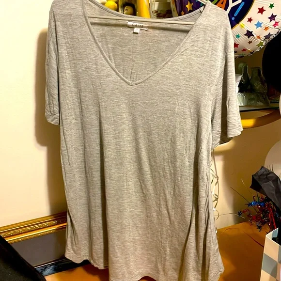 Caite Women's summer Top - Picture 2 of 12